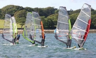 Windsurf en grupo